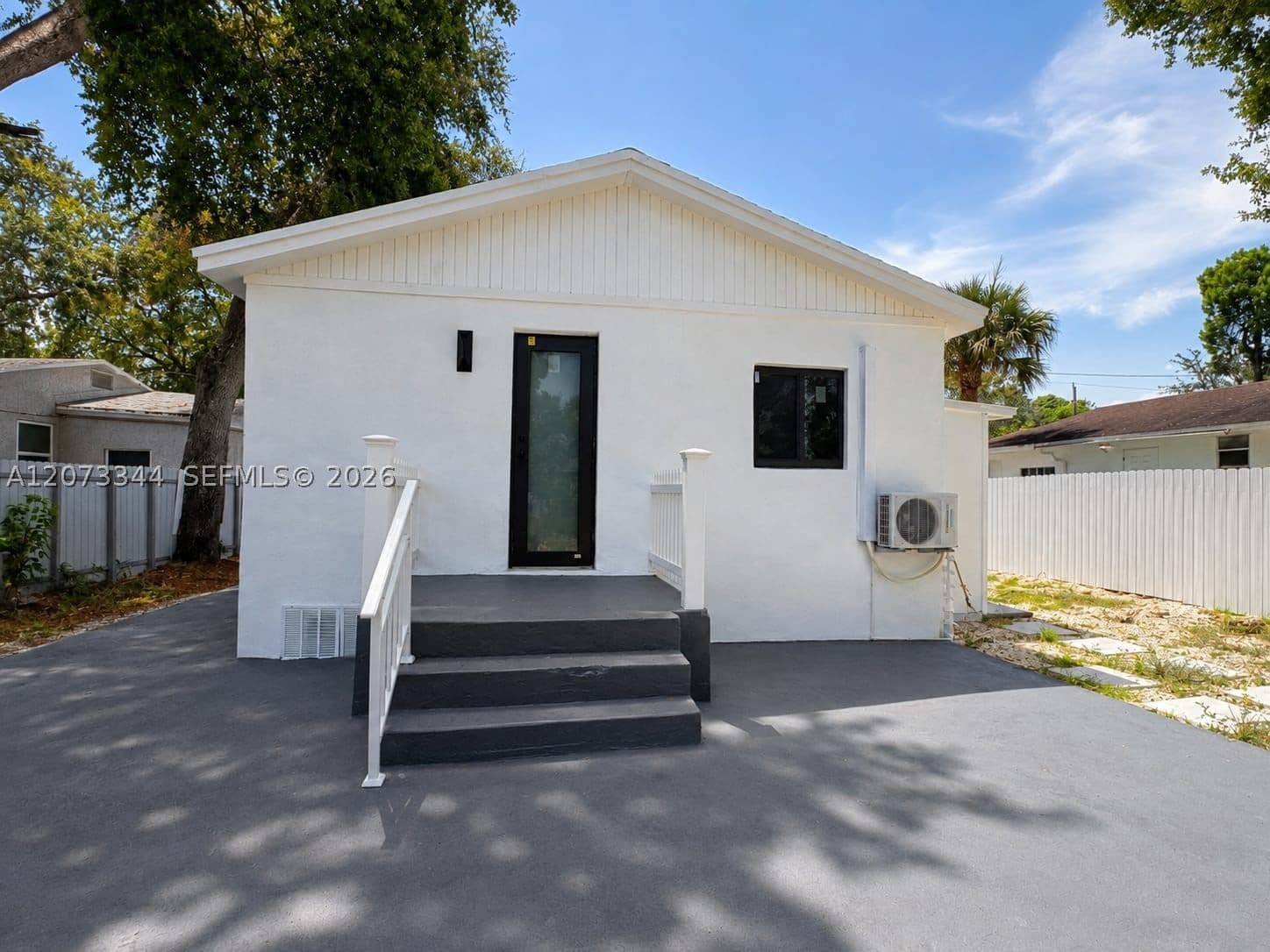 2+1 Mülk — 5511 4th Ave #B, Miami, FL 33127