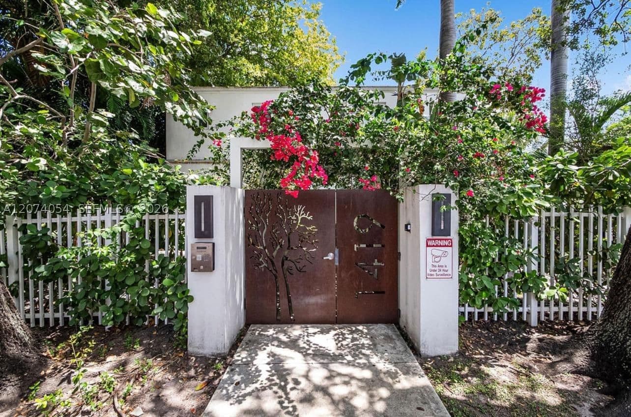 1+1 Condo — 1419 West Ave #201, Miami Beach, FL 33139
