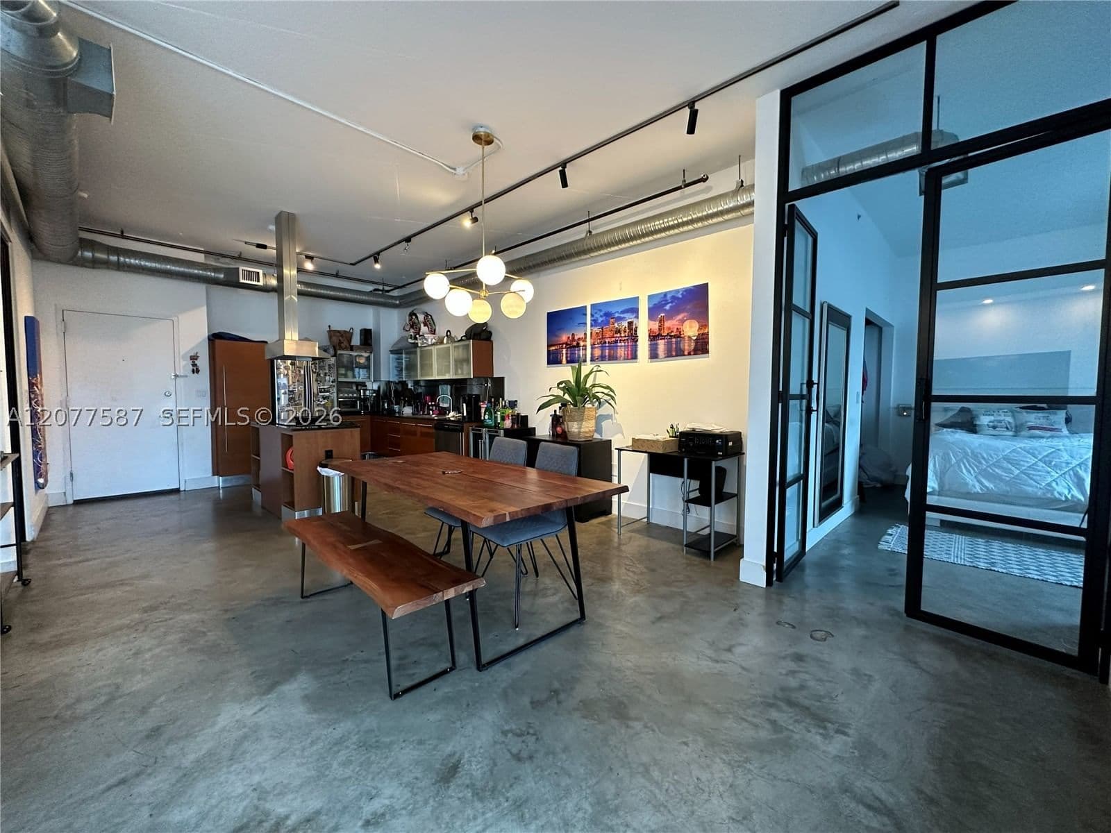 2+1 Condo — 10 South River Dr #PHI02, Miami, FL 33130