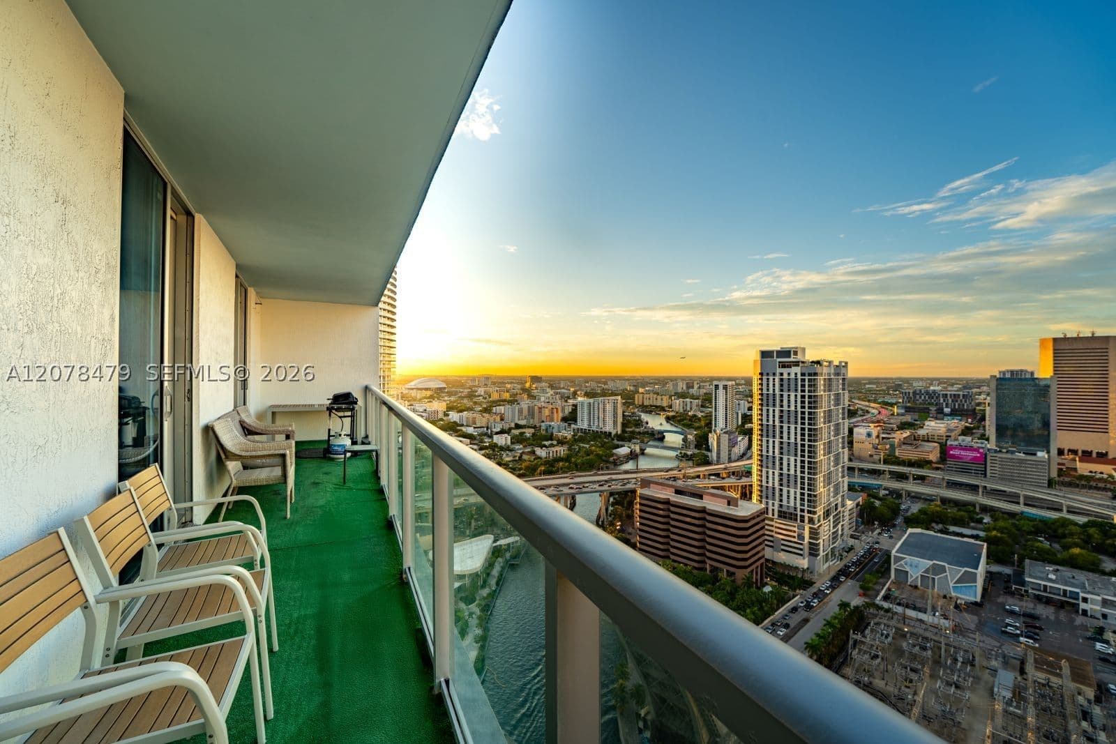 2+1 Condo — 185 7th St #3609, Miami, FL 33130