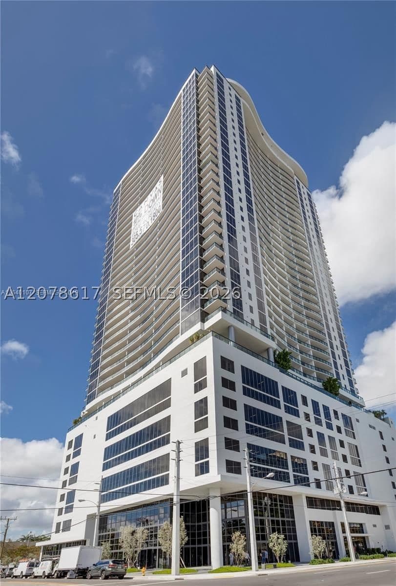 Condo — 1600 1st Ave #1202, Miami, FL 33132