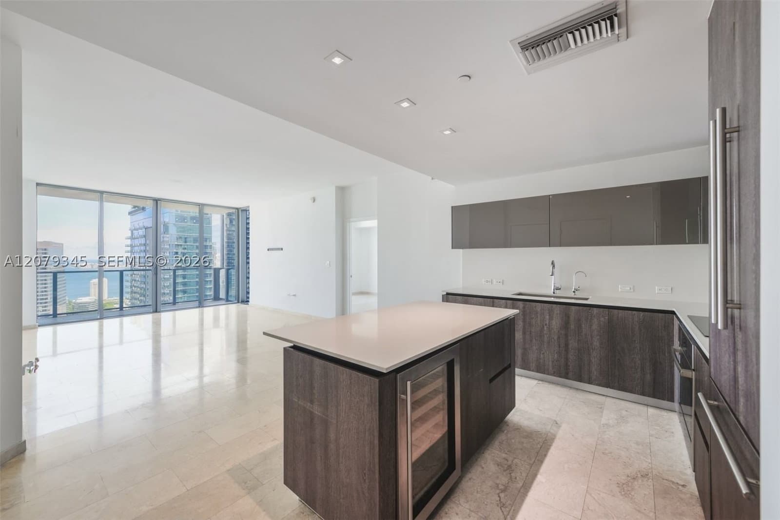 2+1 Condo — 88 7th St #3409, Miami, FL 33130