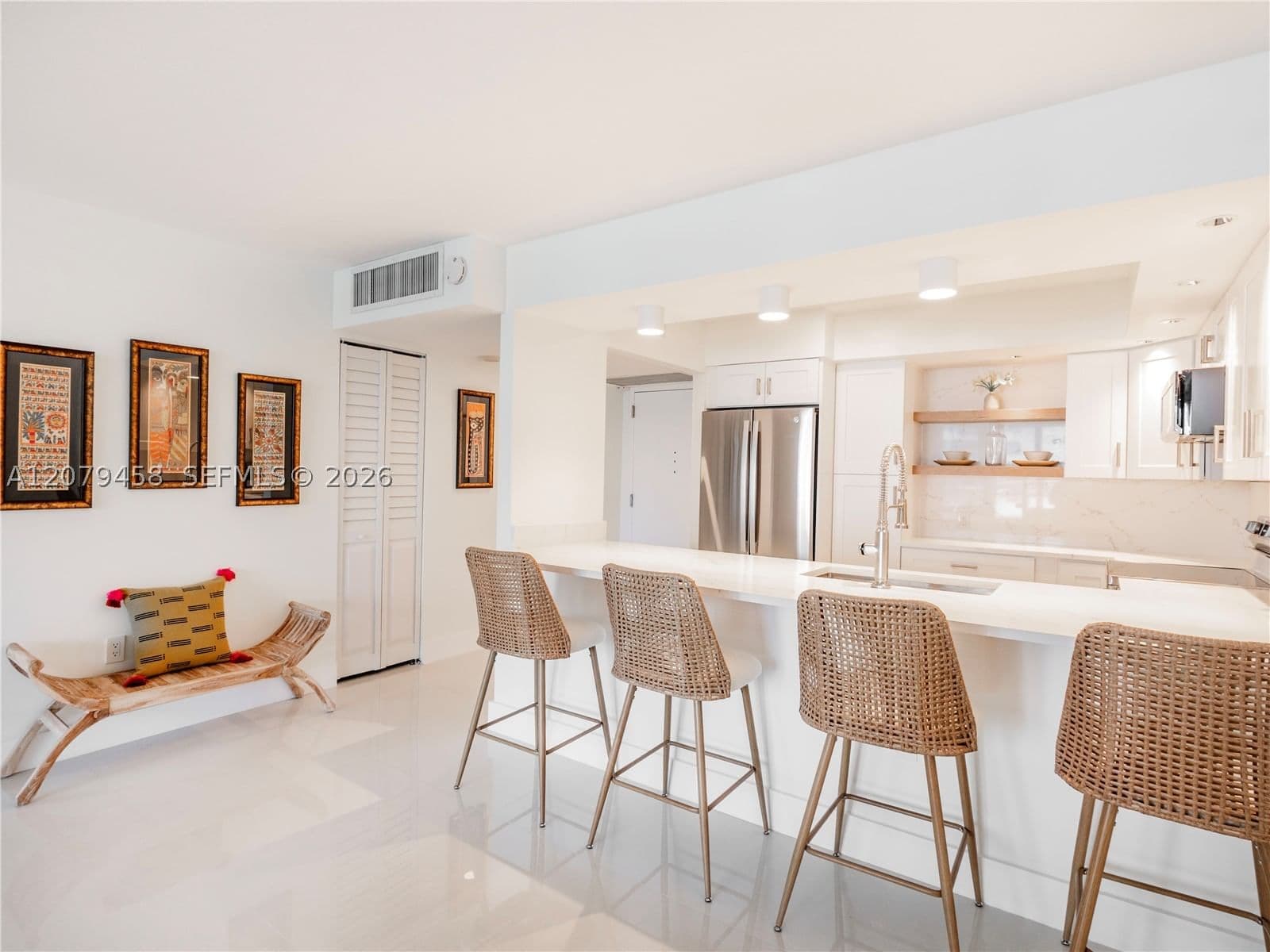 1+1 Condo — 5701 Collins Ave #307, Miami Beach, FL 33140