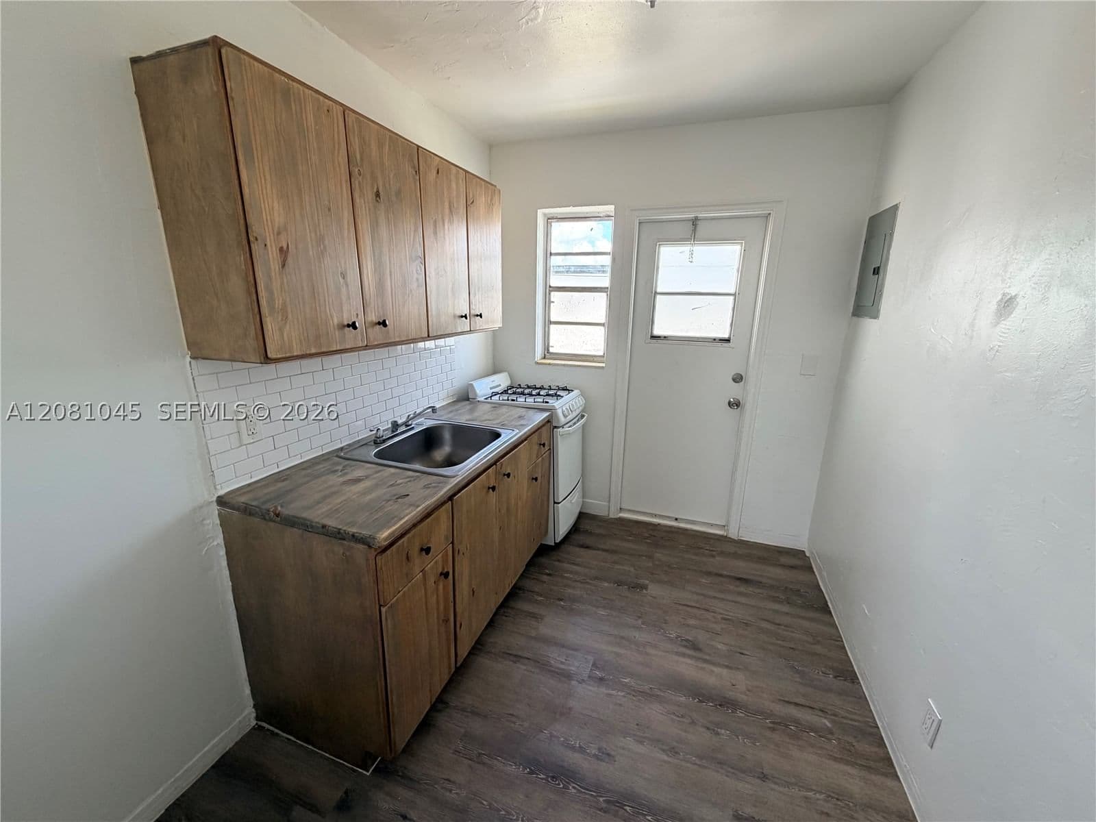 2+1 Mülk — 730 101st St #1-A, Miami, FL 33150