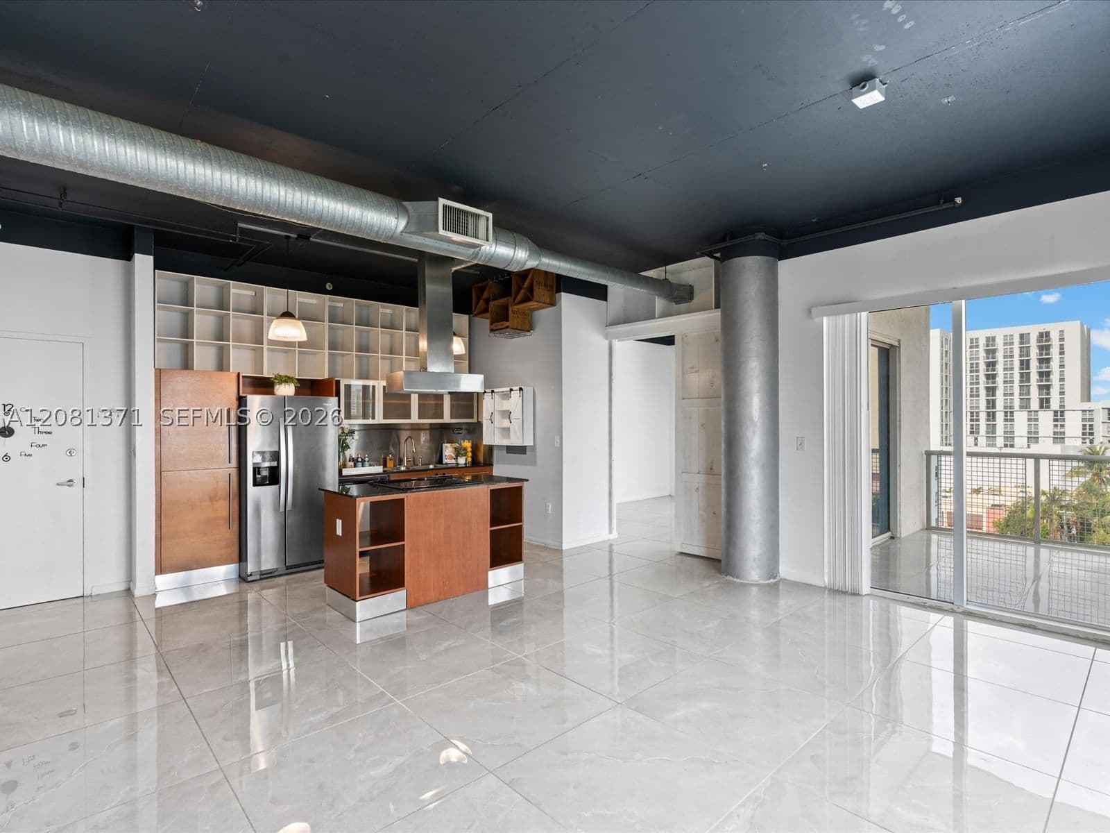 2+1 Condo — 10 South River Dr #715, Miami, FL 33130