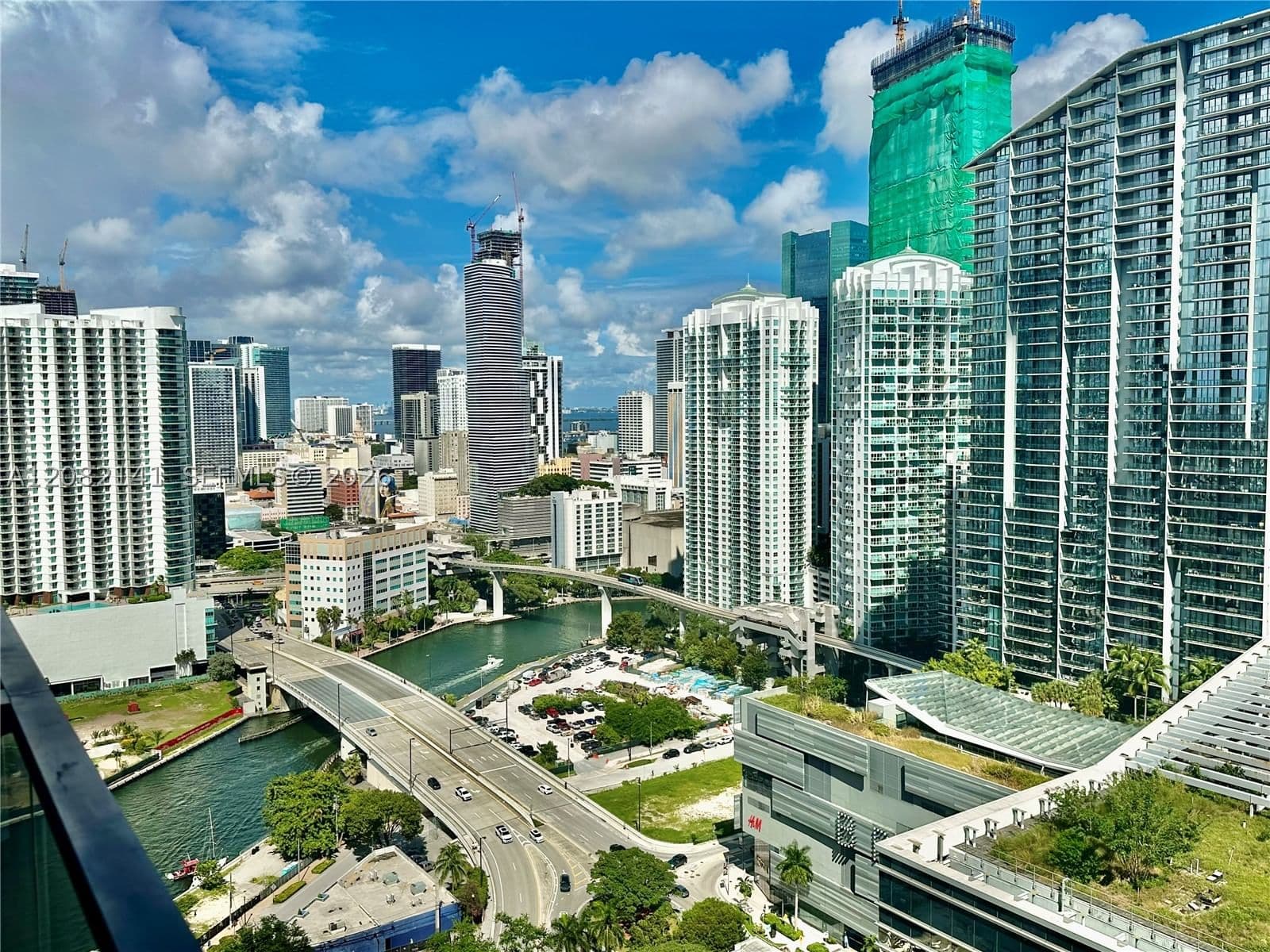 2+1 Condo — 88 7th St #2605, Miami, FL 33130