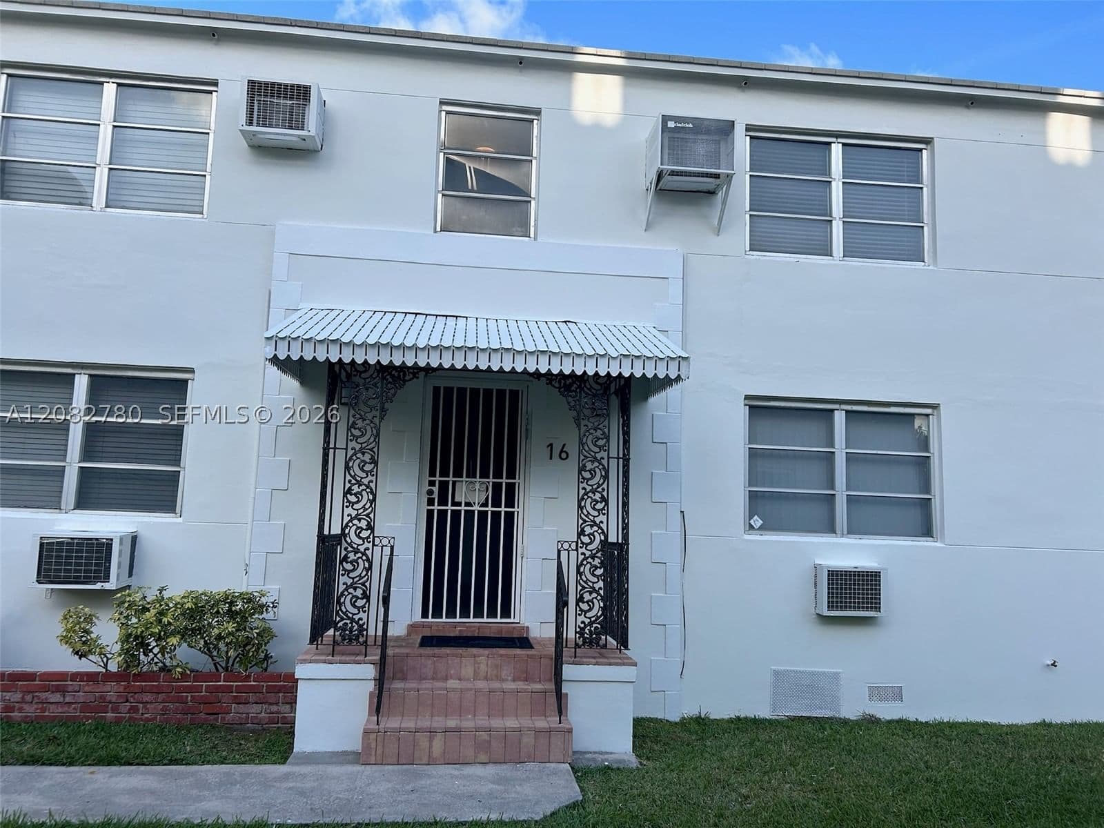 2+1 Condo — 16 Santillane Ave #4, Coral Gables, FL 33134