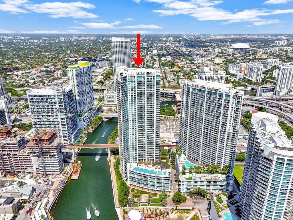 2+1 Condo — 92 3rd St #4806, Miami, FL 33130