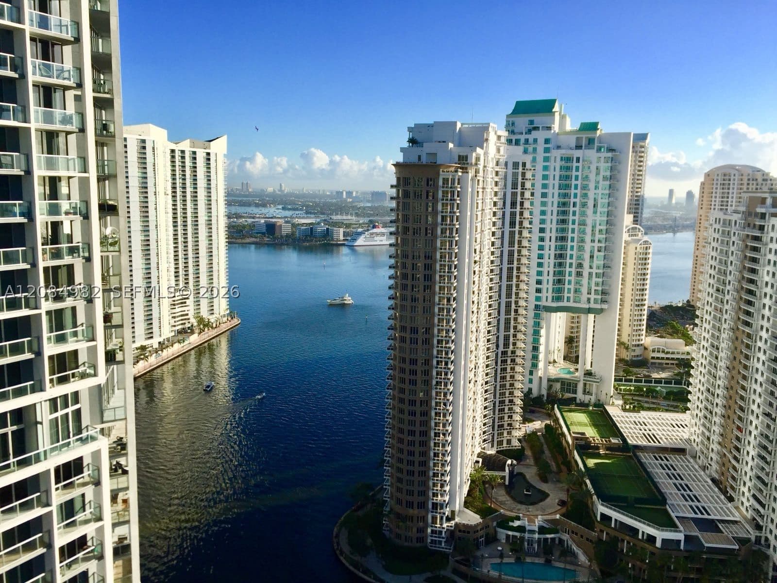 2+1 Condo — 495 Brickell Ave #3410, Miami, FL 33131