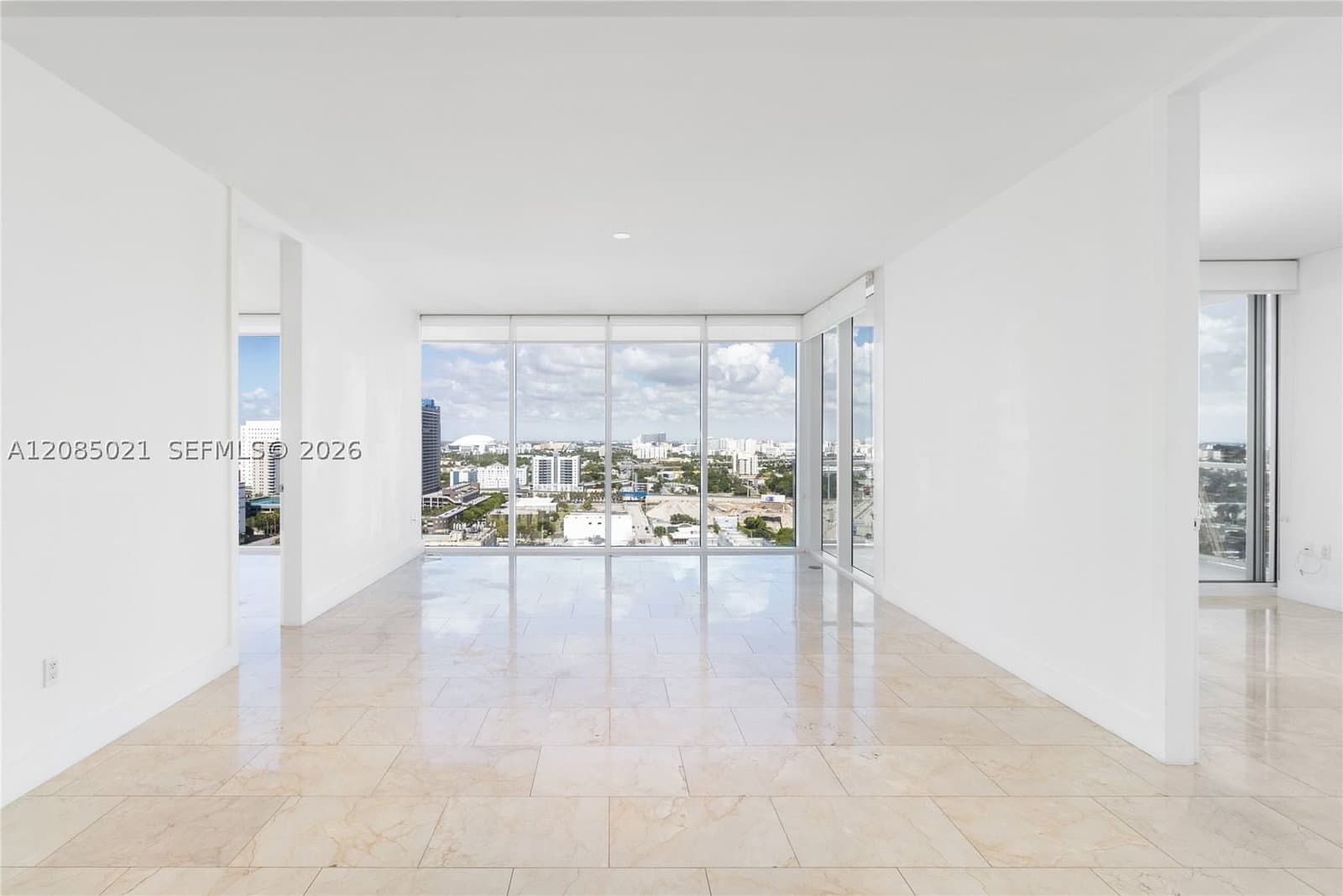 2+1 Condo — 1040 Biscayne Blvd #1806, Miami, FL 33132