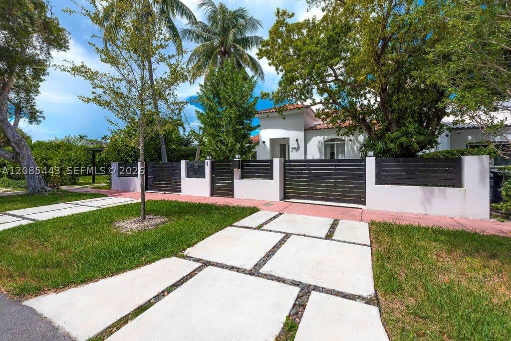 5+1 Müstakil ev — 719 51st St, Miami Beach, FL 33140