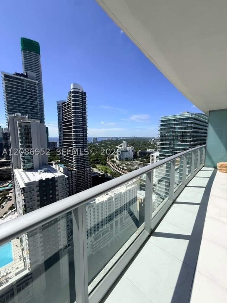 1+1 Condo — 1100 MIAMI AV #3302, Miami, FL 33130