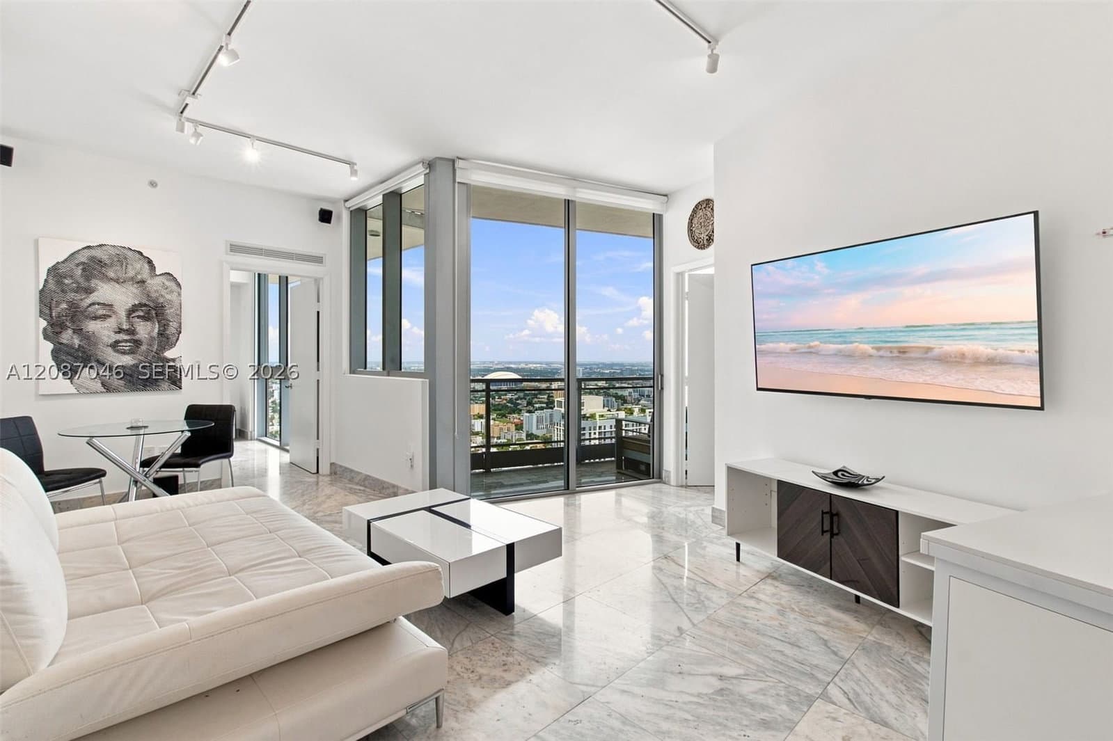 2+1 Condo — 92 3rd St #5106, Miami, FL 33130