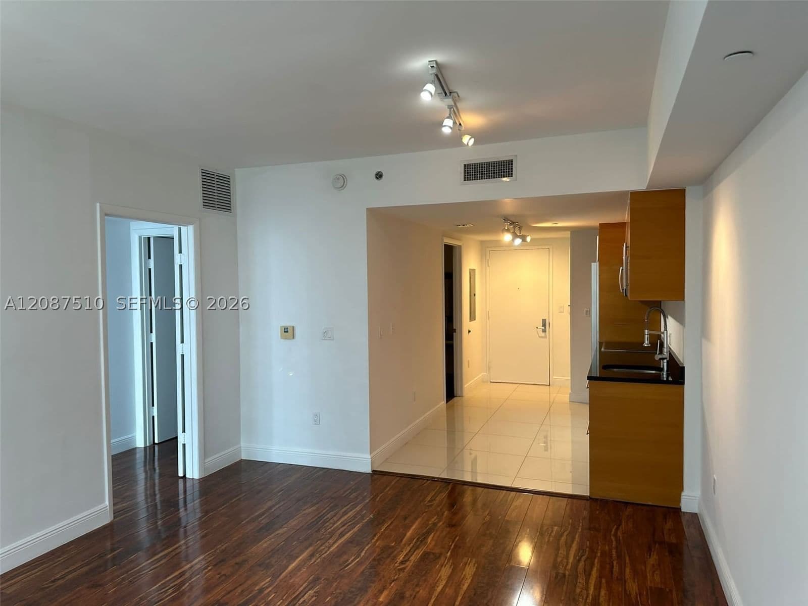 1-bedroom Apartment — 465 Brickell Ave #3404, Miami, FL 33131