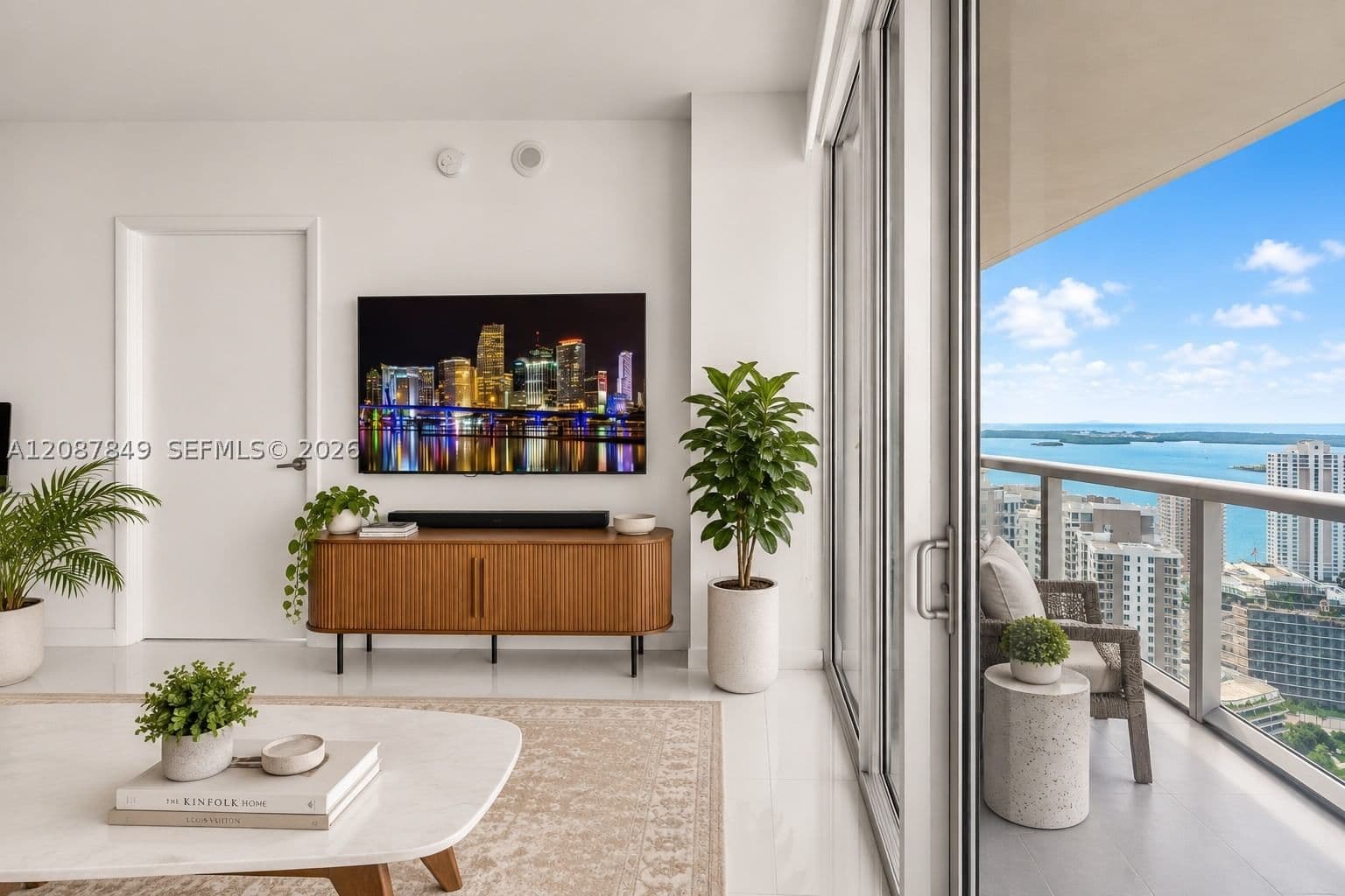 2+1 Condo — 475 Brickell Ave #3609, Miami, FL 33131