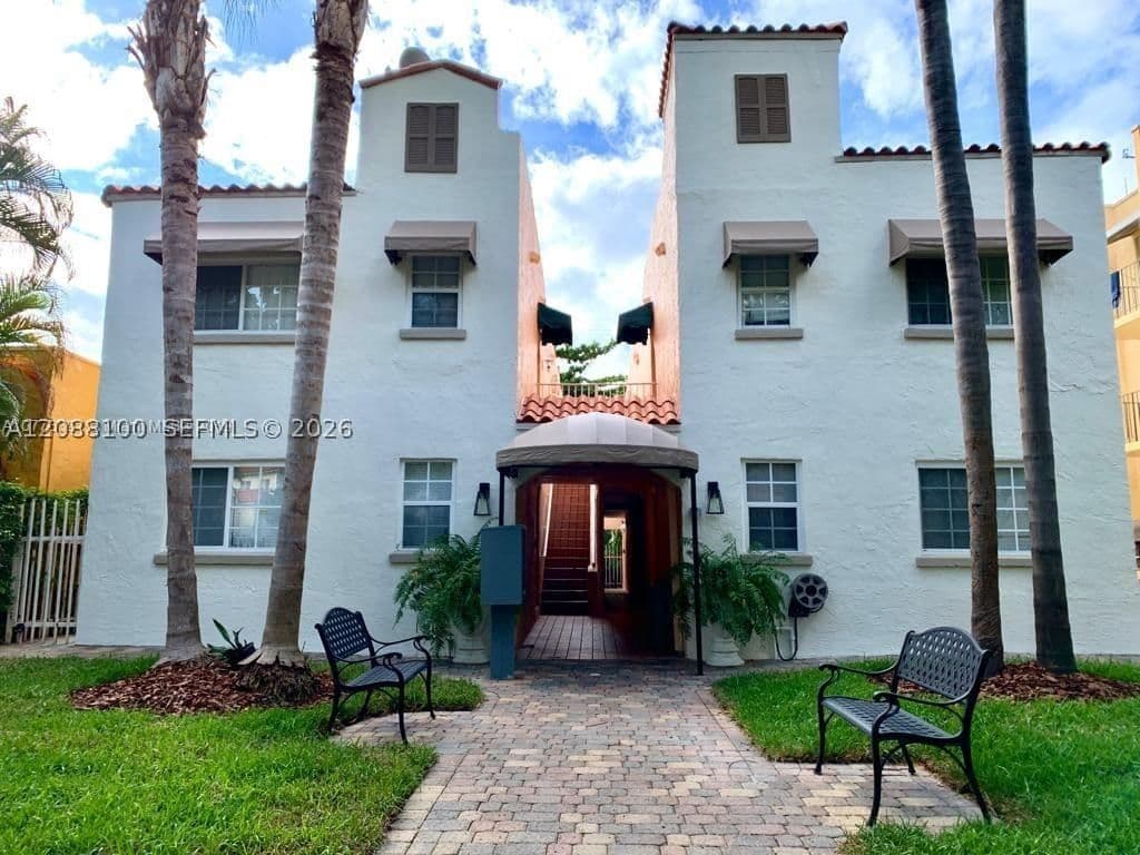 1+1 Daire — 1218 Salzedo St #11, Coral Gables, FL 33134