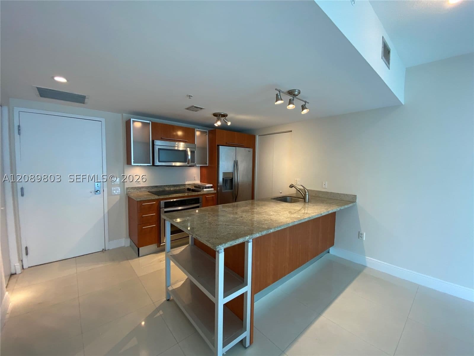 1+1 Condo — 185 7 ST #2610, Miami, FL 33130