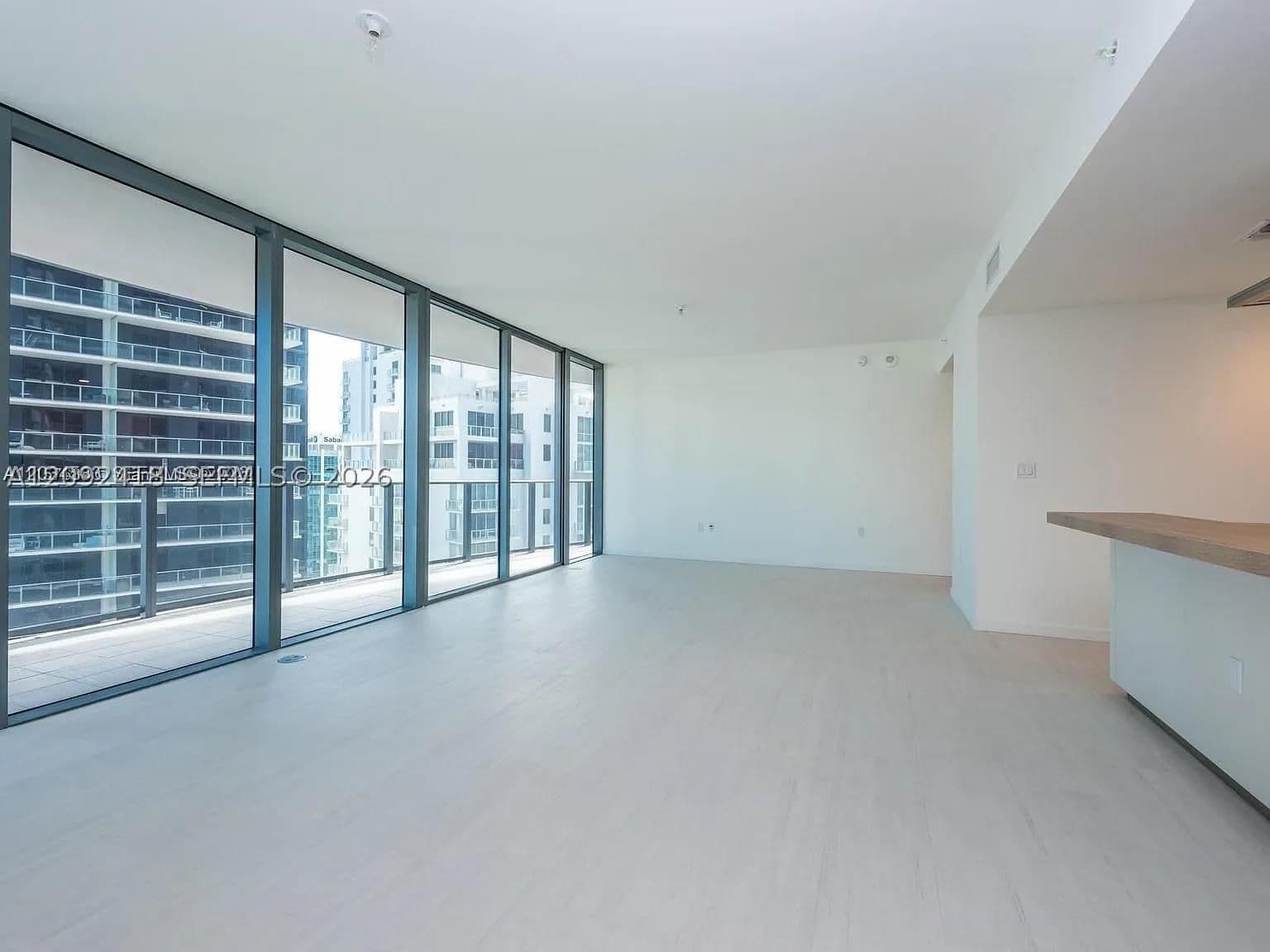 BRICKELL FLATIRON CONDO — ilan fotoğrafı