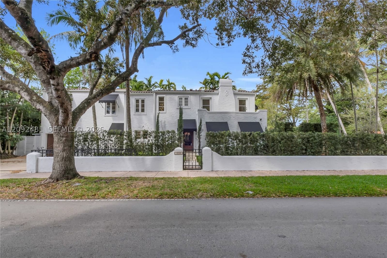 4+1 Müstakil ev — 1222 Cortez St, Coral Gables, FL 33134