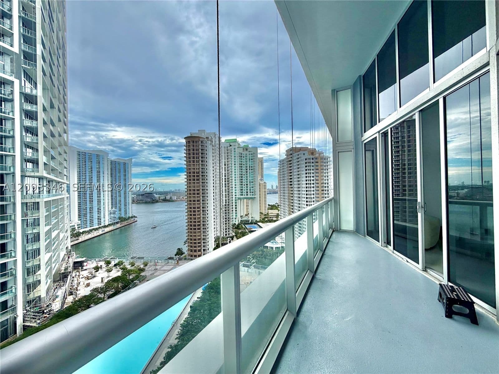 1+1 Condo — 495 Brickell Ave #2206, Miami, FL 33131