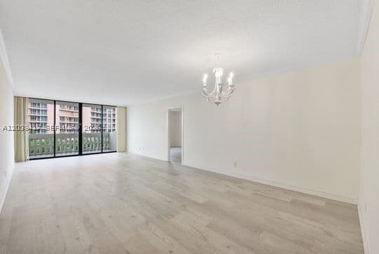 2+1 Condo — 90 Edgewater Dr #514, Coral Gables, FL 33133