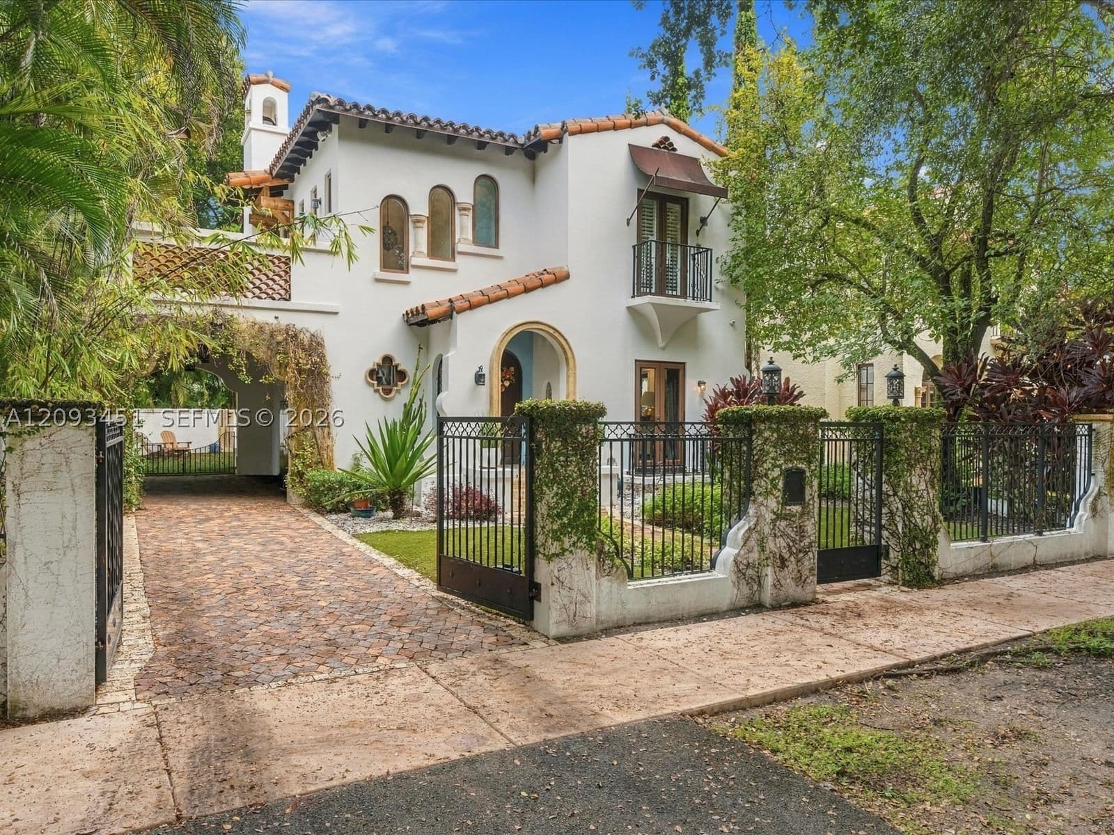 CORAL GABLES COUNTRY CLUB — ilan fotoğrafı
