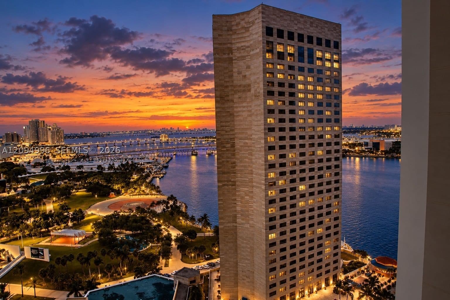 2-bedroom Condo — 325 Biscayne Blvd #2722, Miami, FL 33131