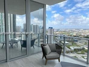 1+1 Daire — 851 1st Ave #2806, Miami, FL 33132