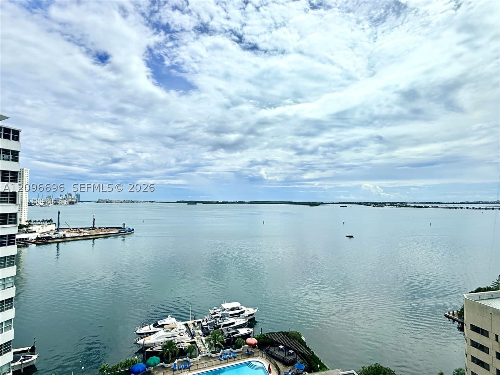 Condo — 999 Brickell Bay Dr #1703, Miami, FL 33131