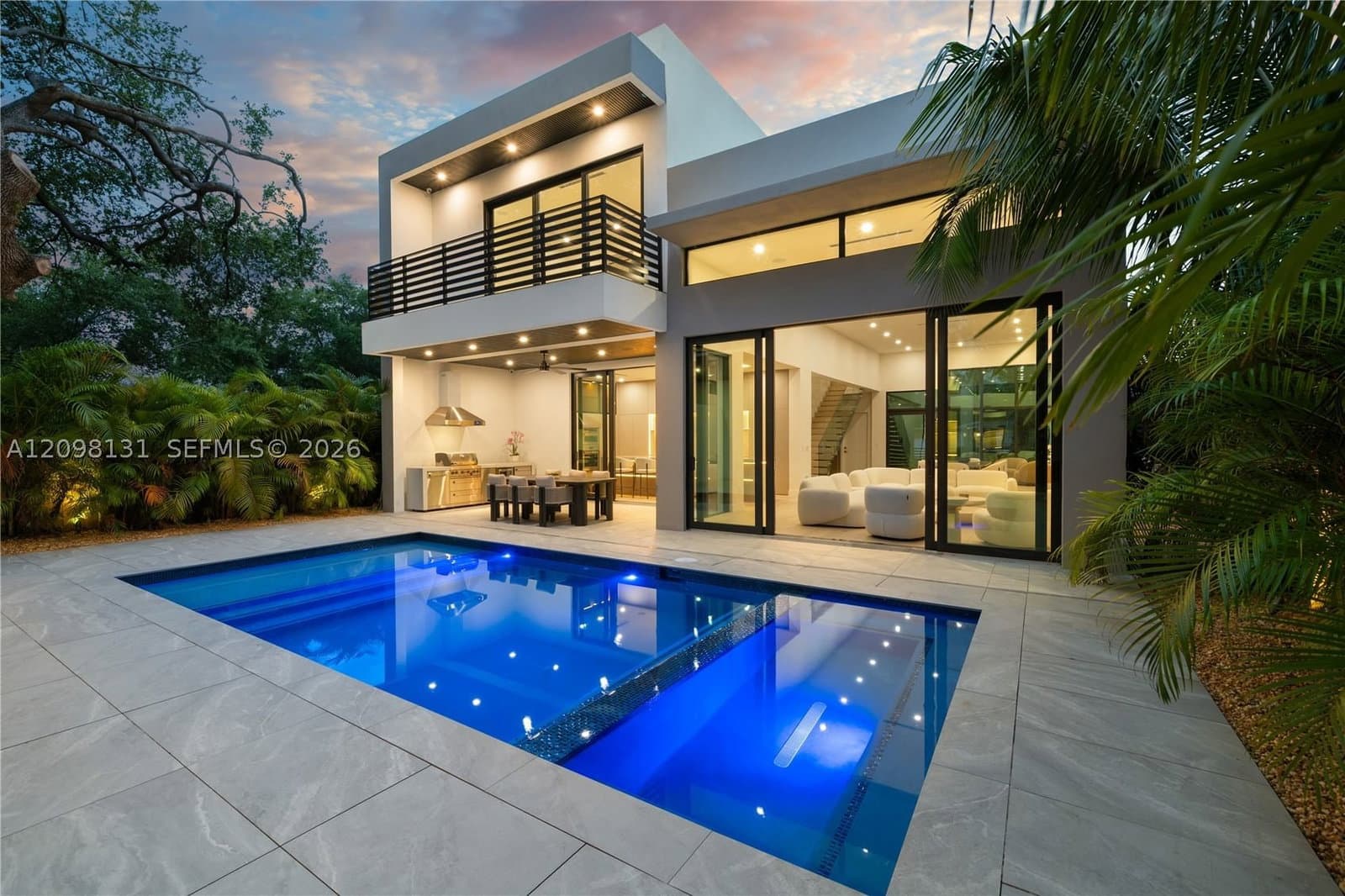 6+1 Müstakil ev — 280 47th St, Miami, FL 33127