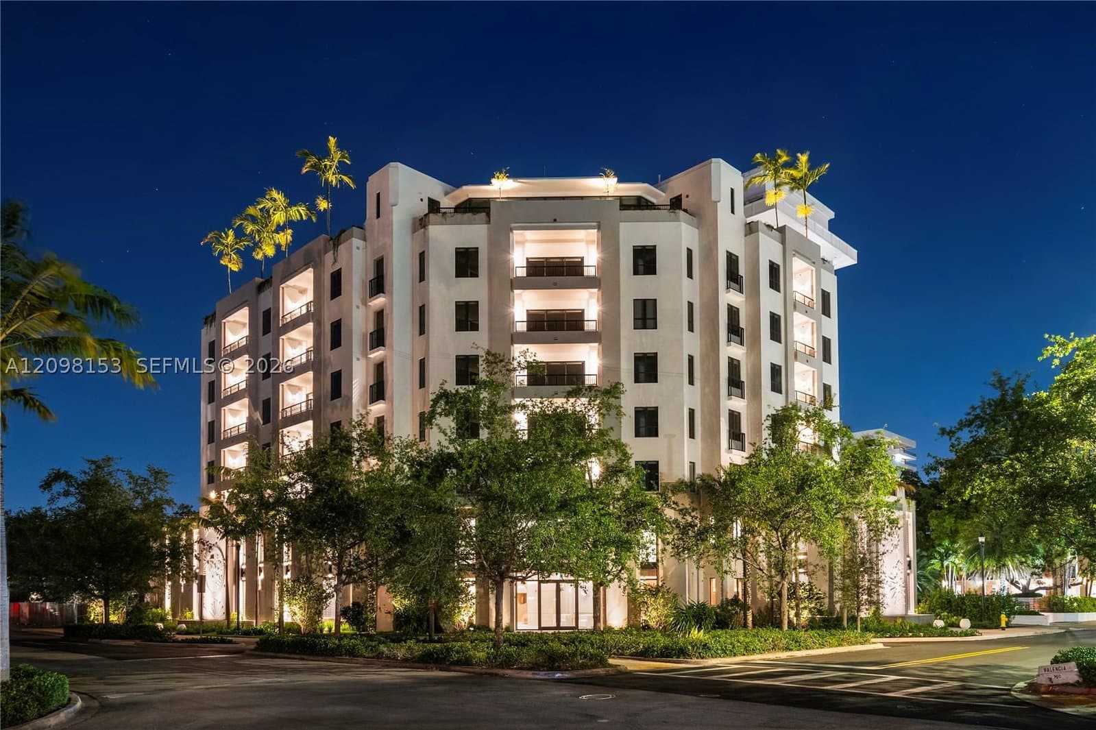 2+1 Daire — 701 Valencia Ave #604, Coral Gables, FL 33134