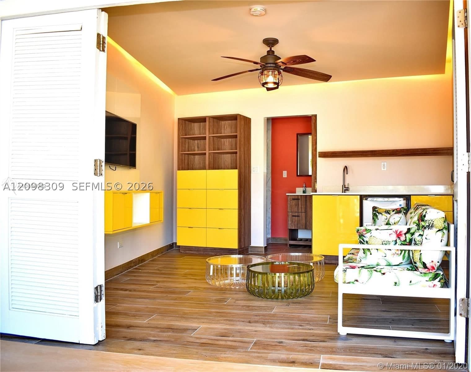 Townhouse — 5055 Collins Ave #CAB16, Miami Beach, FL 33140