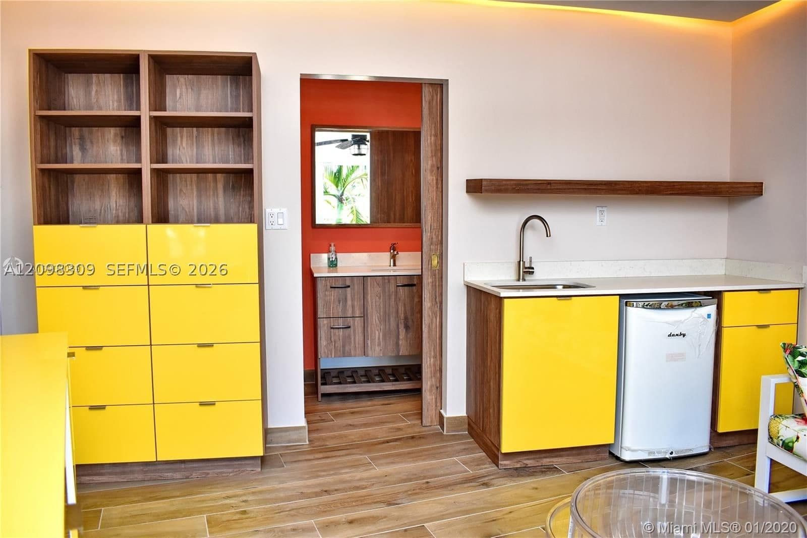 CRYSTAL HOUSE CONDO — ilan fotoğrafı