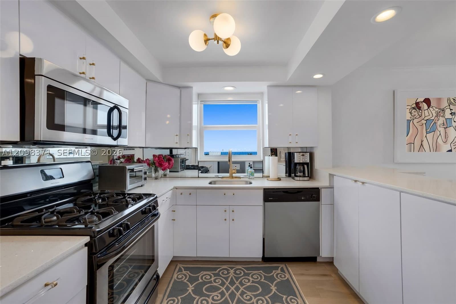 1-bedroom Condo — 720 Collins Ave #801, Miami Beach, FL 33139