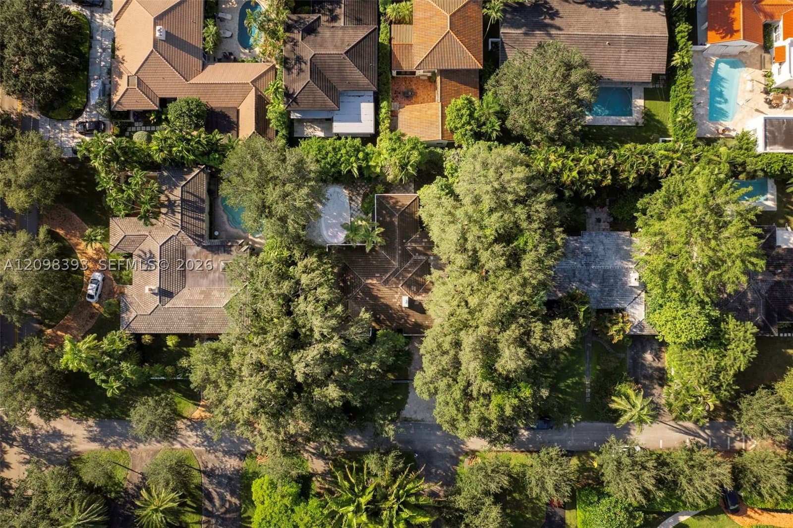 C GABLES COUNTRY CLUB SEC — ilan fotoğrafı