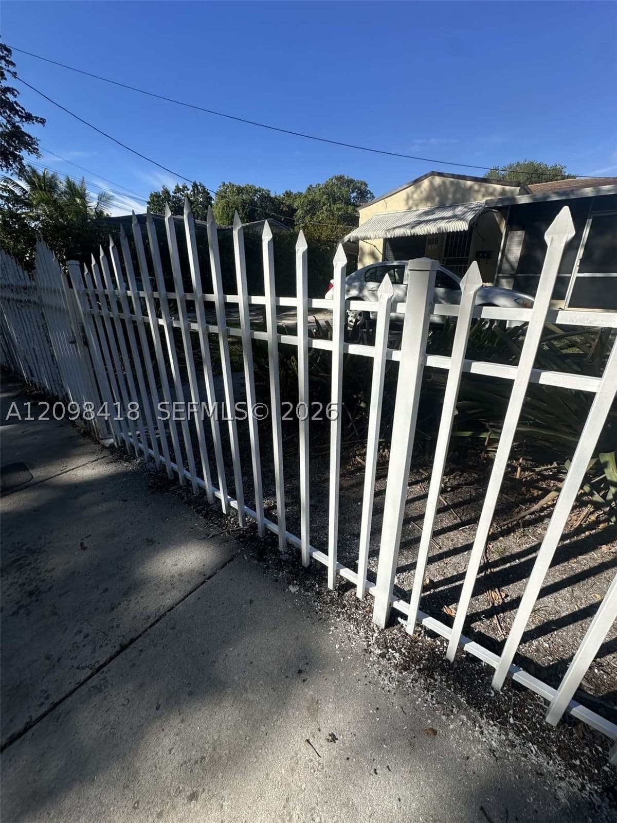 4+1 Müstakil ev — 925 52nd St, Miami, FL 33127