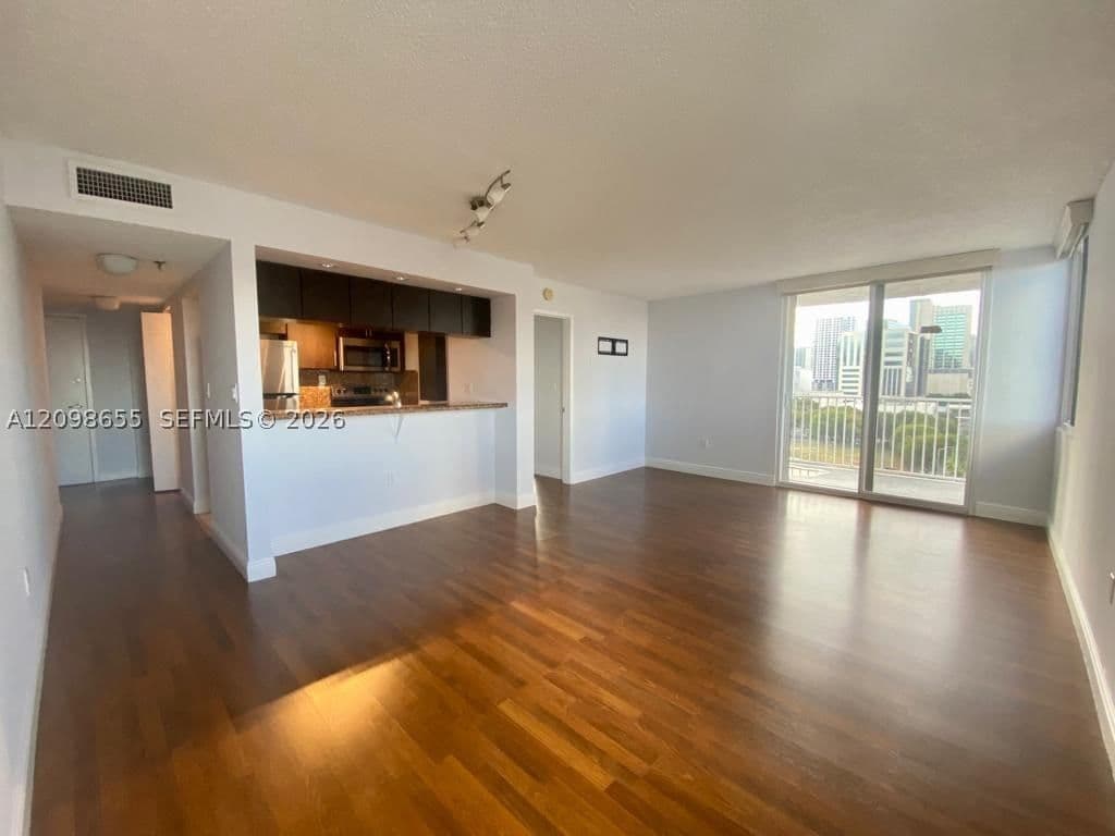 2+1 Condo — 850 Miami Ave #W-1004, Miami, FL 33136