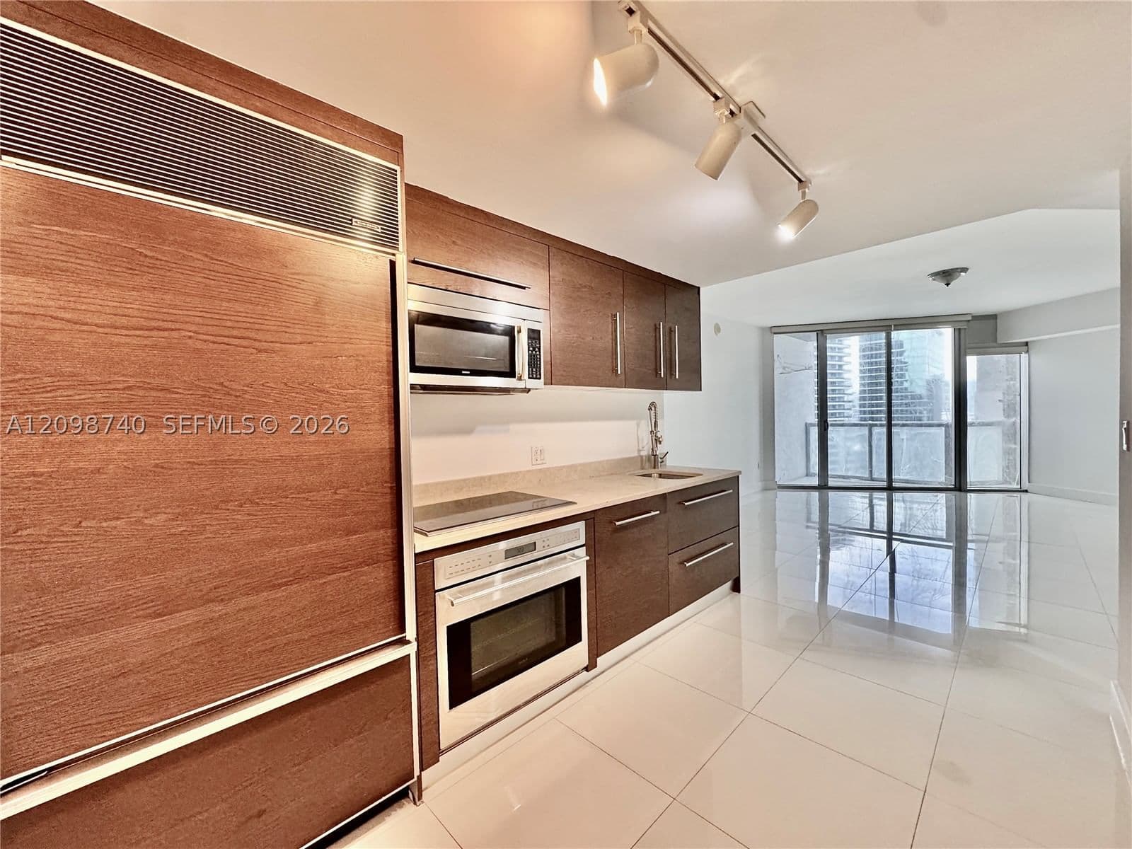 Condo — 475 BRICKELL AV #3808, Miami, FL 33131
