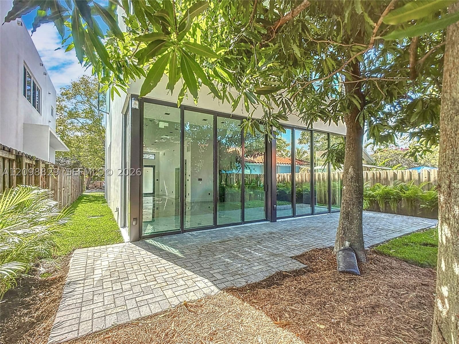 3+1 Müstakil ev — 3069 27th Ter #n/a, Miami, FL 33133