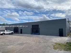 Mülk — 3520 51st St, Miami, FL 33142
