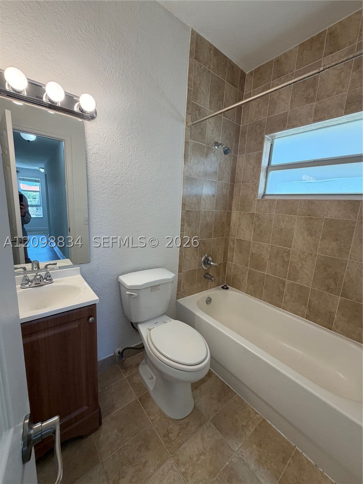 3+1 Daire — 11 Antilla Ave #B, Coral Gables, FL 33134