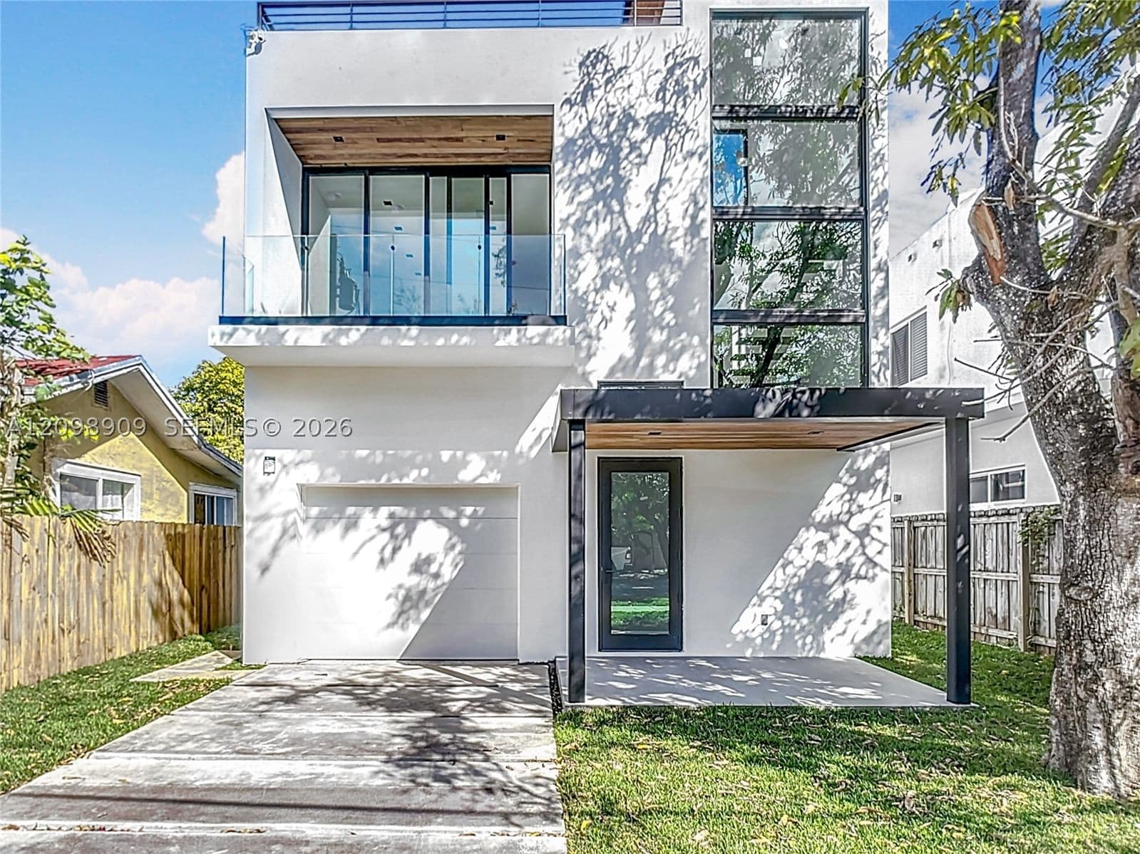 3+1 Müstakil ev — 3069 27th Ter, Miami, FL 33133