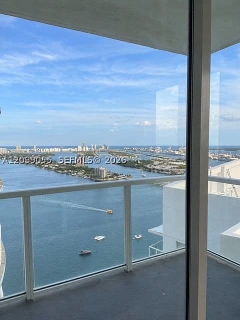 1+1 Condo — 1900 Bayshore Dr #4203, Miami, FL 33132
