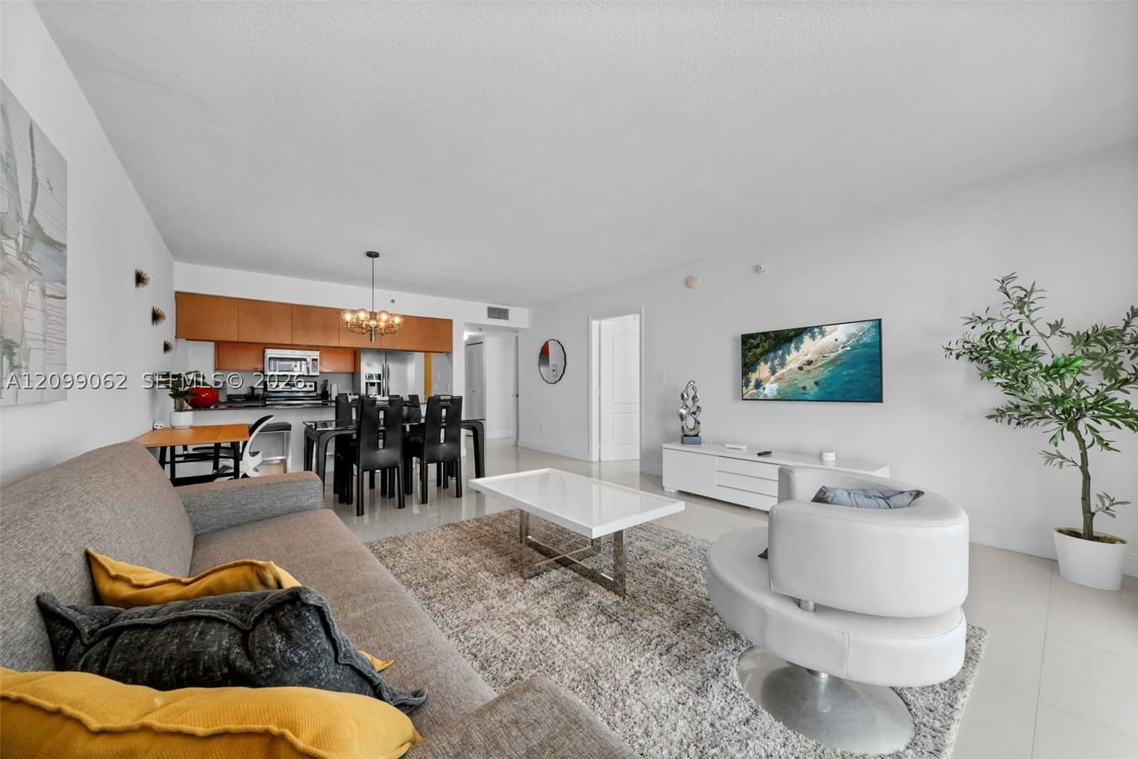 1+1 Condo — 1200 Brickell Bay Dr #3908, Miami, FL 33131