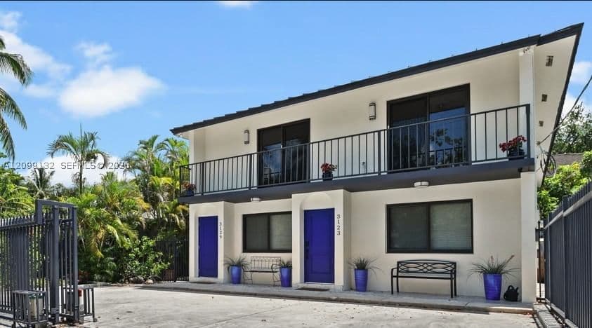 3+1 Townhouse — 3125 Virginia St #2, Miami, FL 33133