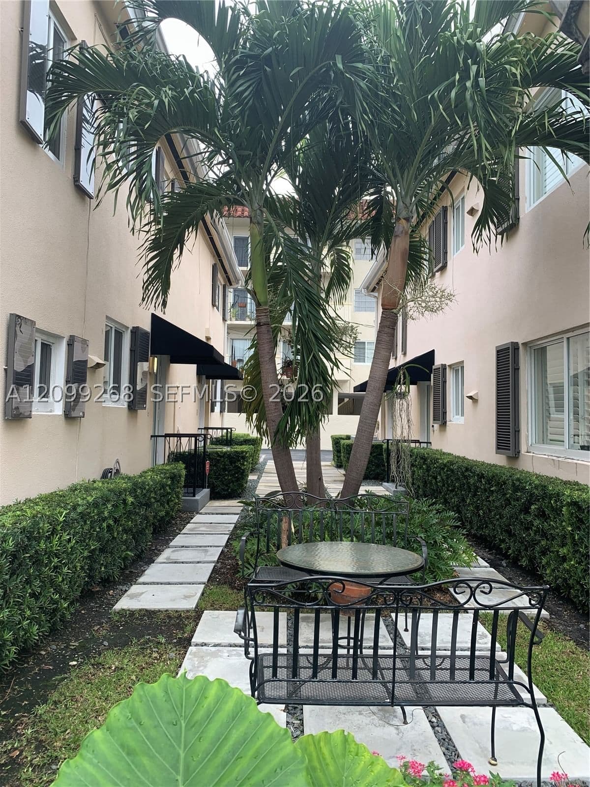 2+1 Condo — 3182 Le Jeune Rd #3182, Coral Gables, FL 33134