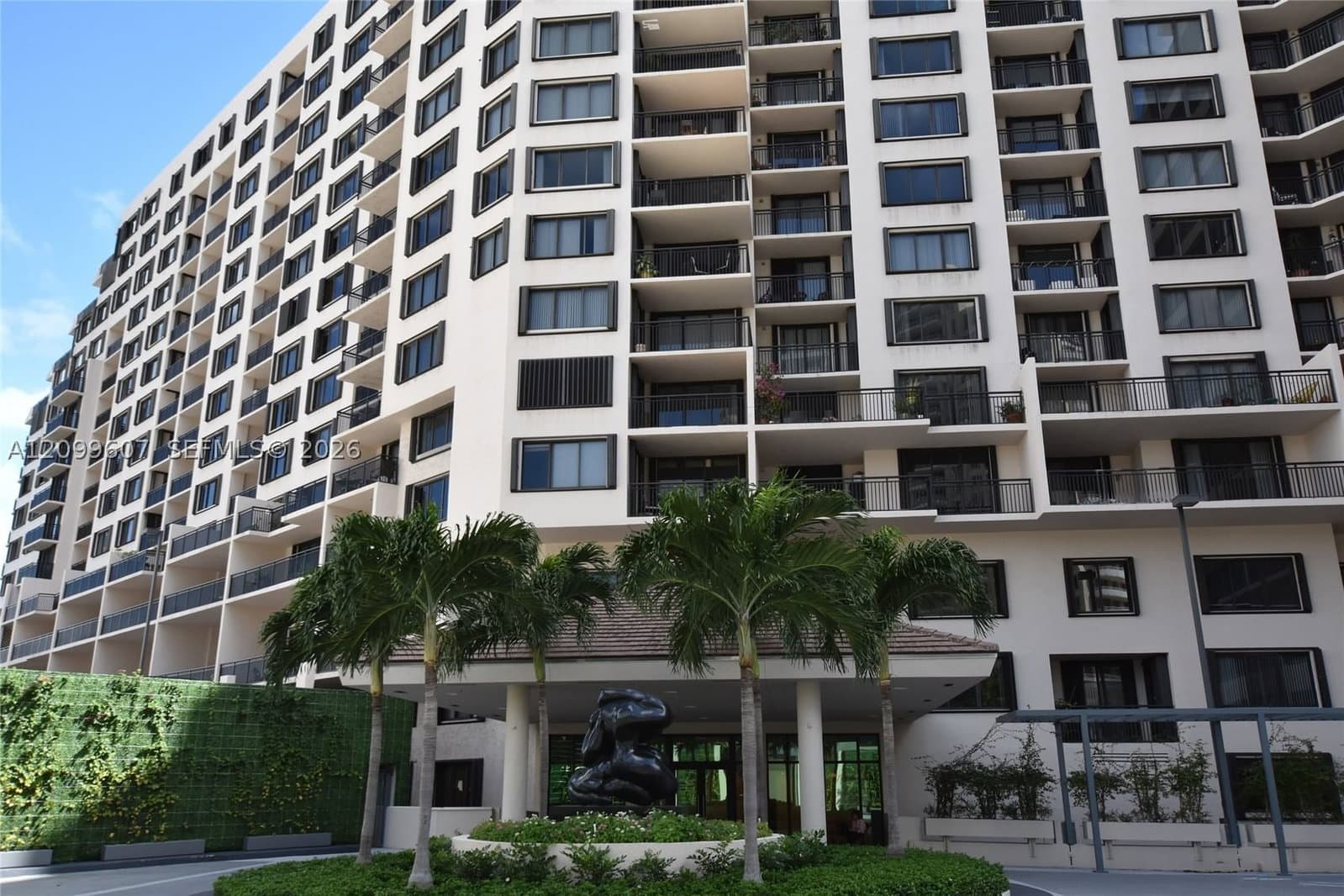 1+1 Condo — 540 BRICKELL KEY DR #902, Miami, FL 33131