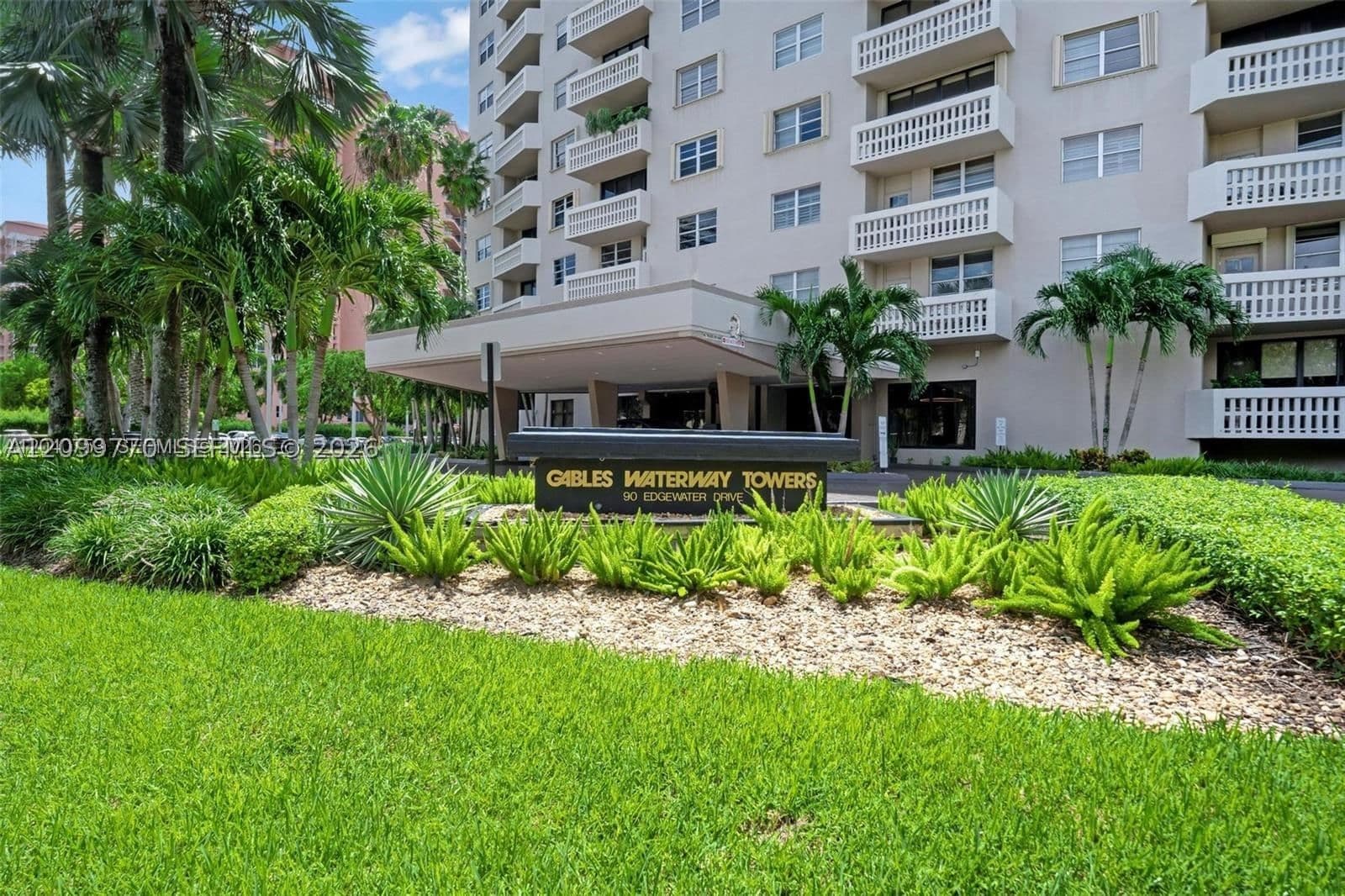 2+1 Condo — 90 Edgewater Dr #PH03, Coral Gables, FL 33133