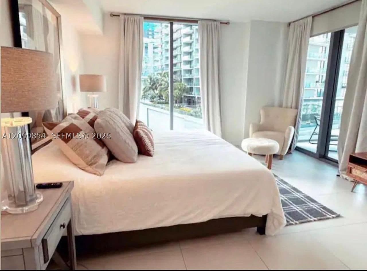2+1 Condo — 31 6th St #1601, Miami, FL 33131