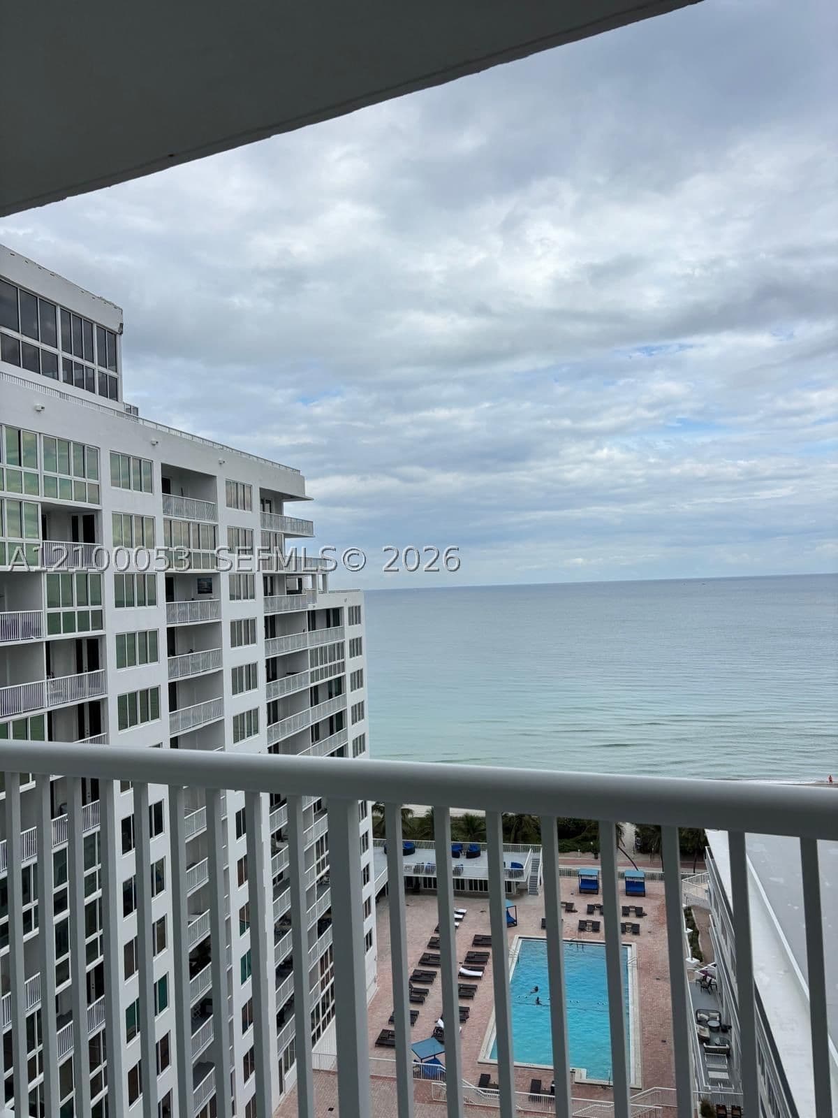 Condo — 5401 Collins Ave #1232, Miami Beach, FL 33140